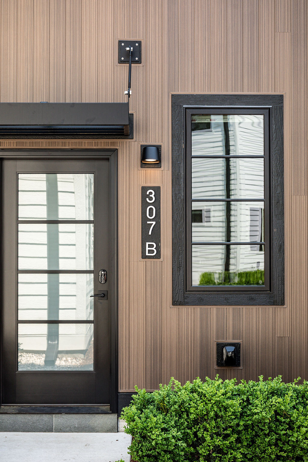 Hamilton Place Unit B — Middle Unit